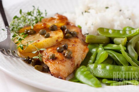 ESCALOPES DE POULET AU CITRON ET AUX CÂPRES