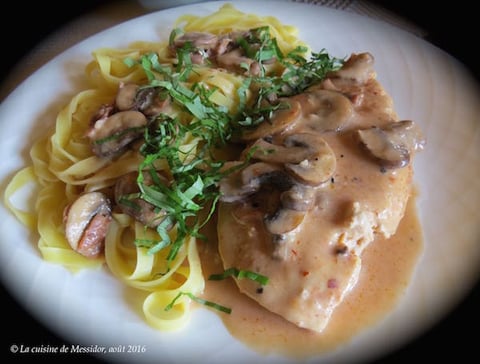 Escalopes de Poulet Poêlées, Sauce Crémeuse à L’italienne de Messidor