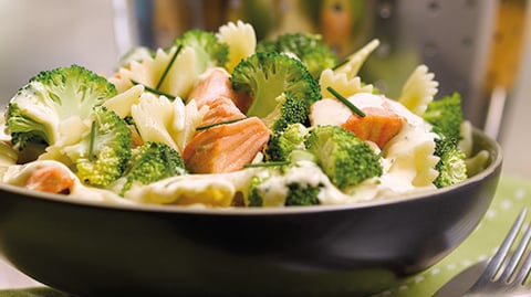 FARFALLE AUX BROCOLIS ET AU SAUMON