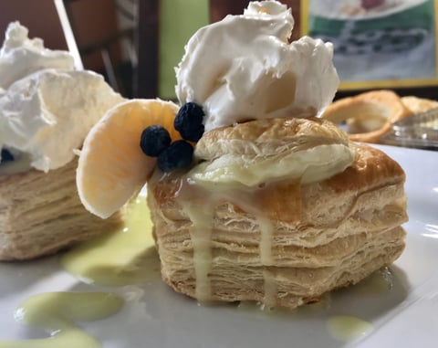 Feuilleté Citron-Lime Fruits et Crème Fouettée