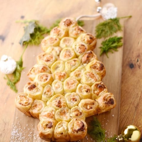 Feuilleté Saumon Aneth Fromage Frais (en forme de sapin)