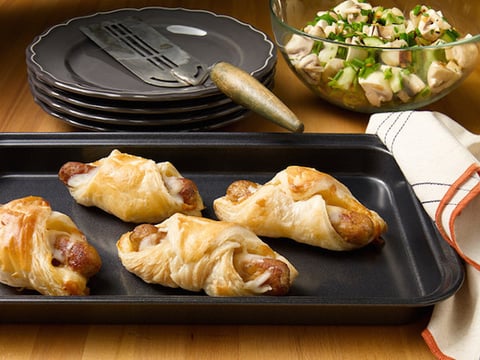 FEUILLETÉS AU FROMAGE ET À LA SAUCISSE PUR PORC