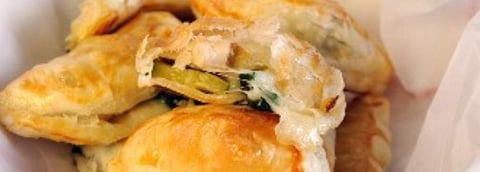 FEUILLETÉS AU POULET ET À LA COURGETTE