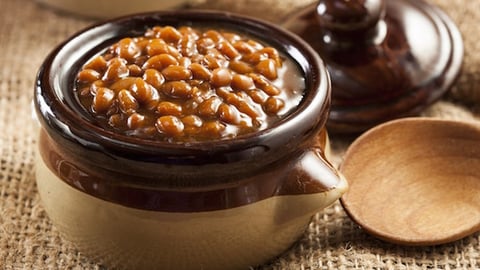 FÈVES AU LARD AU SIROP ET BACON