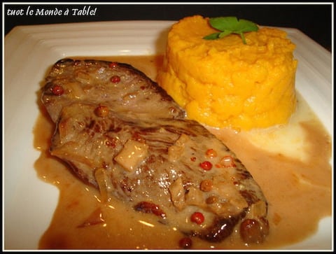 Filet de Canard Sauce aux Baies Roses et sa Purée de Patate Douce