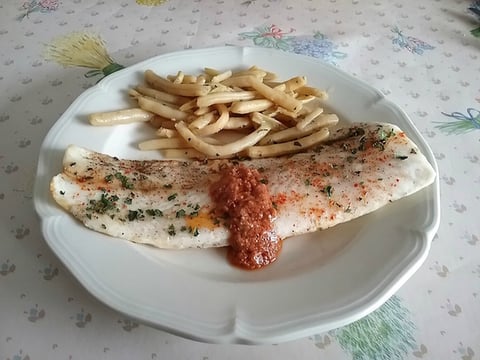 Filets de Hoki au Pesto Rouge et Haricots Beurre