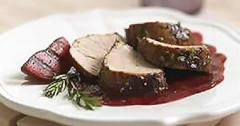 Filet de Porc et Coulis de Prunes au Romarin