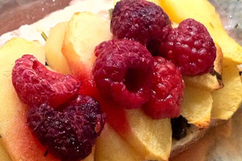 FILET DE TRUITE AUX POMMES ET AUX FRAMBOISES