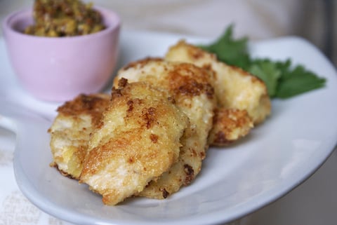 Filets de Dinde Panée à la Noisette, Dip de Moutarde à L'ancienne {sans gluten ni lait}