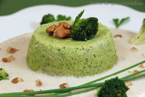 Flan de Brocolis à la Crème de Céleri et aux Noix