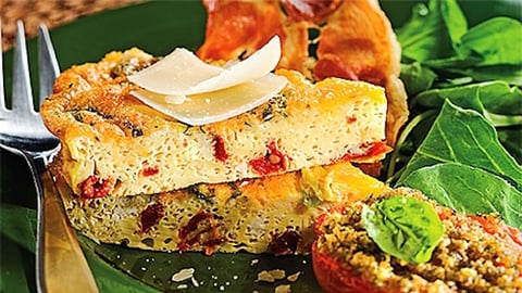Frittata aux Tomates Séchées et Chips de Prosciutto