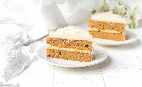 GÂTEAU À LA CAROTTE KETO À FAIBLE TENEUR EN CARBONE