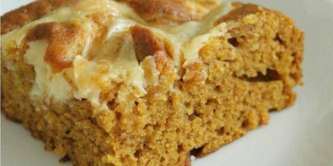 Gâteau à la Citrouille avec des Tourbillons de Cheesecake Oncteux