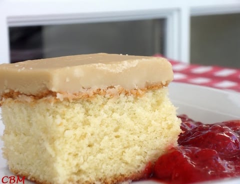 Gâteau à la Crème Sure de Savannah (glaçage au sucre à la crème)