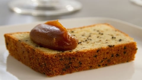 Gâteau au Sésame, Purée de Dattes au Caramel et à la Vanille