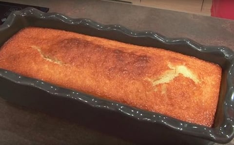 GÂTEAU AU YAOURT AUX POIRES