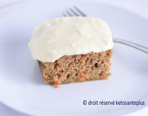 Gâteau aux carottes Keto / Cétogène avec Glaçage au Fromage à la Crème