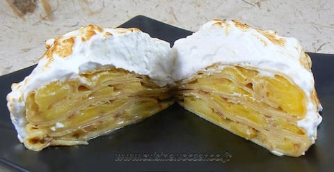 Gâteau de Crêpes aux Pommes Caramel Beurre Salé et Meringue Italienne