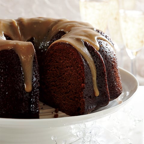 Gâteau Décadent aux Dattes et au Caramel