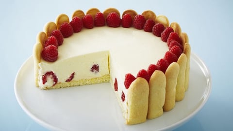 Gâteau Élégant au Citron et aux Framboises