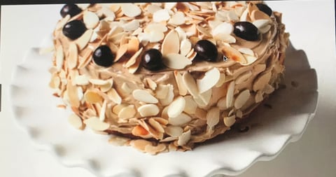 Gâteau Étagé au Café et aux Amandes