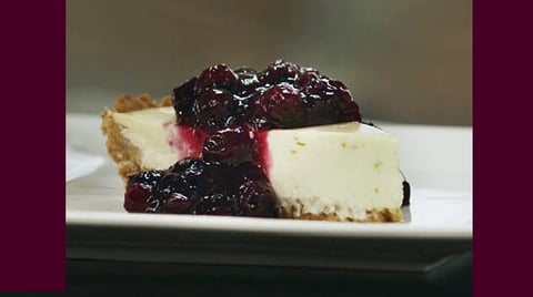 Gâteau au Fromage Quark et au Yogourt Garni de Confiture de Bleuets