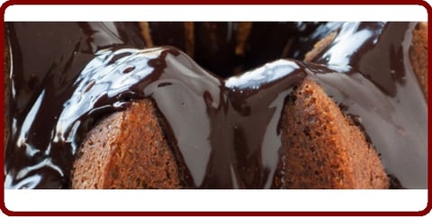 Gâteau au Rhum et à l'orange Glaçage au Fromage à la Crème et Chocolat