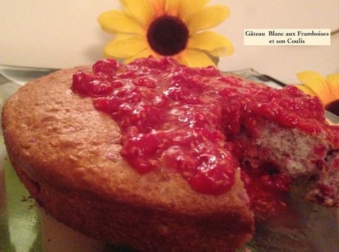 Gâteau Blanc aux Framboises et son Coulis