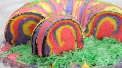 Gâteau Corbeille de Pâques Arc-en-ciel