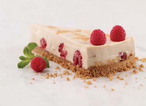Gâteau Léger au Fromage sans Cuisson au Caramel et Framboises