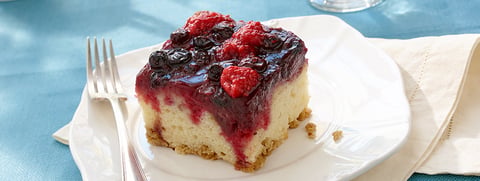 GÂTEAU RENVERSÉ AUX PETITS FRUITS