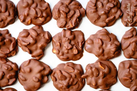 Grappes D'arachides au Chocolat à la Mijoteuse