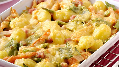Gratin de Légumes Mélangés Carottes Haricots Vertes Petites Pommes de terre et Jambon