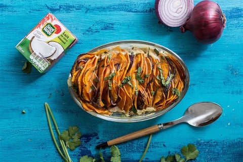 Gratin de Patates Douces au Lait de Coco, Oignons Rouges et Coriandre