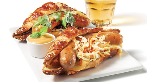 HOT-DOGS À LA MODE ALLEMANDE POUR L’OKTOBERFEST