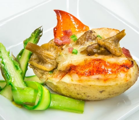 Pomme de Terre Farcie au Crémeux D'oka à L'ail Confit