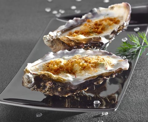 Huitres à la Crème D'asperge et Safran Gratinées au Roquefort