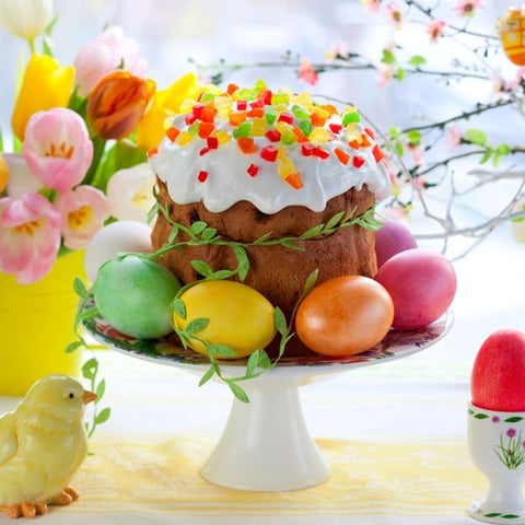 Koulitch de Pâques ou Gâteau Brioché Russe aux Fruits Confits