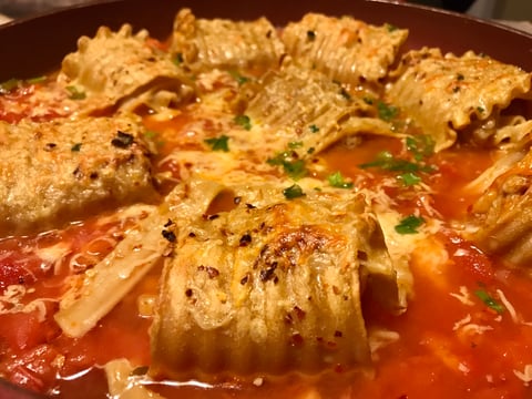 Lasagnes Farcies avec Lanières de Boeuf, Fromage et Sauce Tomates