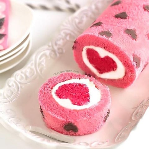 LE GÂTEAU ROULÉ! Y'A DE L'AMOUR PARTOUT PARTOUT