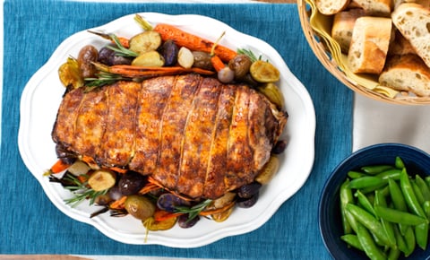 Gigot D’agneau au Romarin et ses Légumes Rôtis