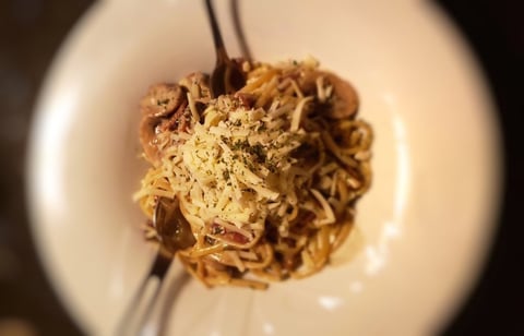 Linguinis Champignons, Crème, Ail, Bacon & Fromage Parmesan