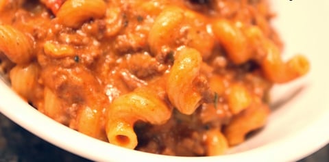 MACARONI AU BOEUF, CHILI ET FROMAGE