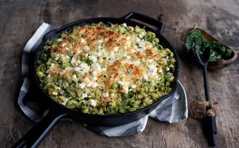 MACARONI AU FROMAGE AVEC PESTO D’ÉPINARDS PRINTEMPS-ÉTÉ