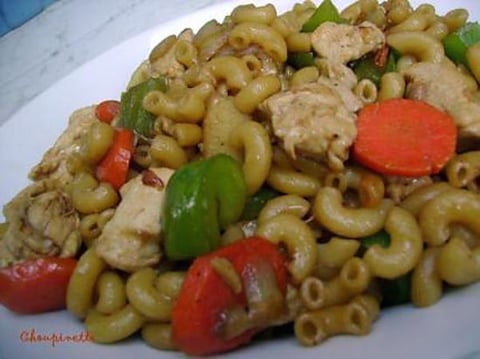 Macaroni Chinois au Poulet et au Gingembre