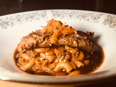 Macaroni Chinois Succulent avec Lanières de Boeuf