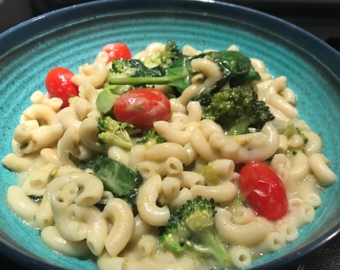 Macaroni Sauce au Fromage et Légumes