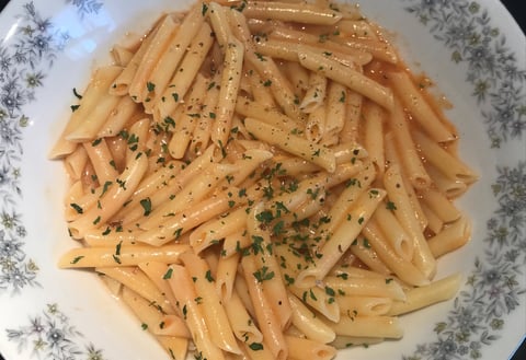 Macaroni Soupe aux Tomates et Fromage