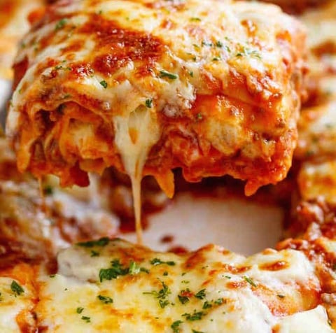 MAMA'S BEST LASAGNA