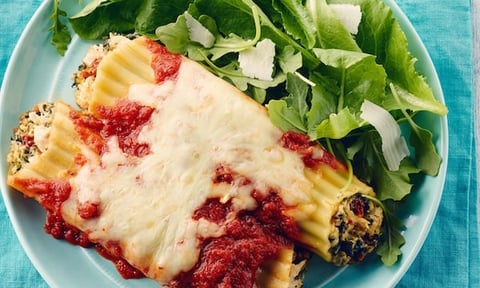 MANICOTTI AU POULET ET AU FROMAGE MOZZARELLA FUMÉ